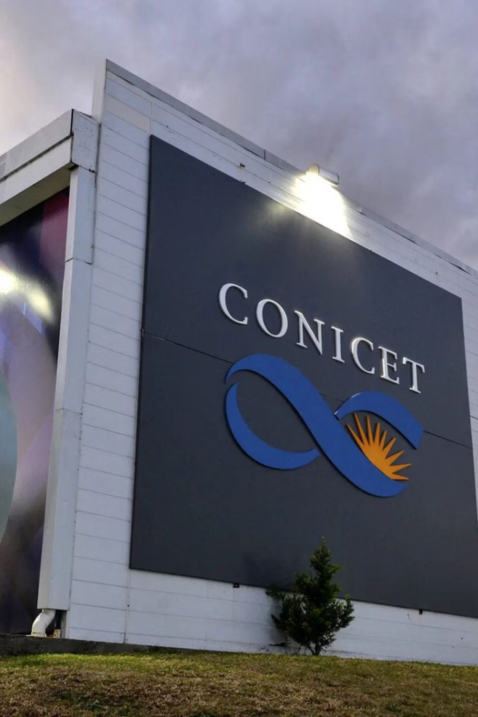 Fachada de edificio de Conicet